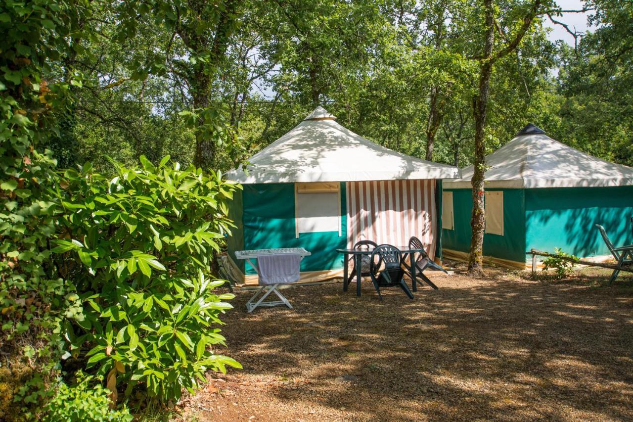 Camping Au Bois Dormant Hotell Chauffour-sur-Vell Exteriör bild