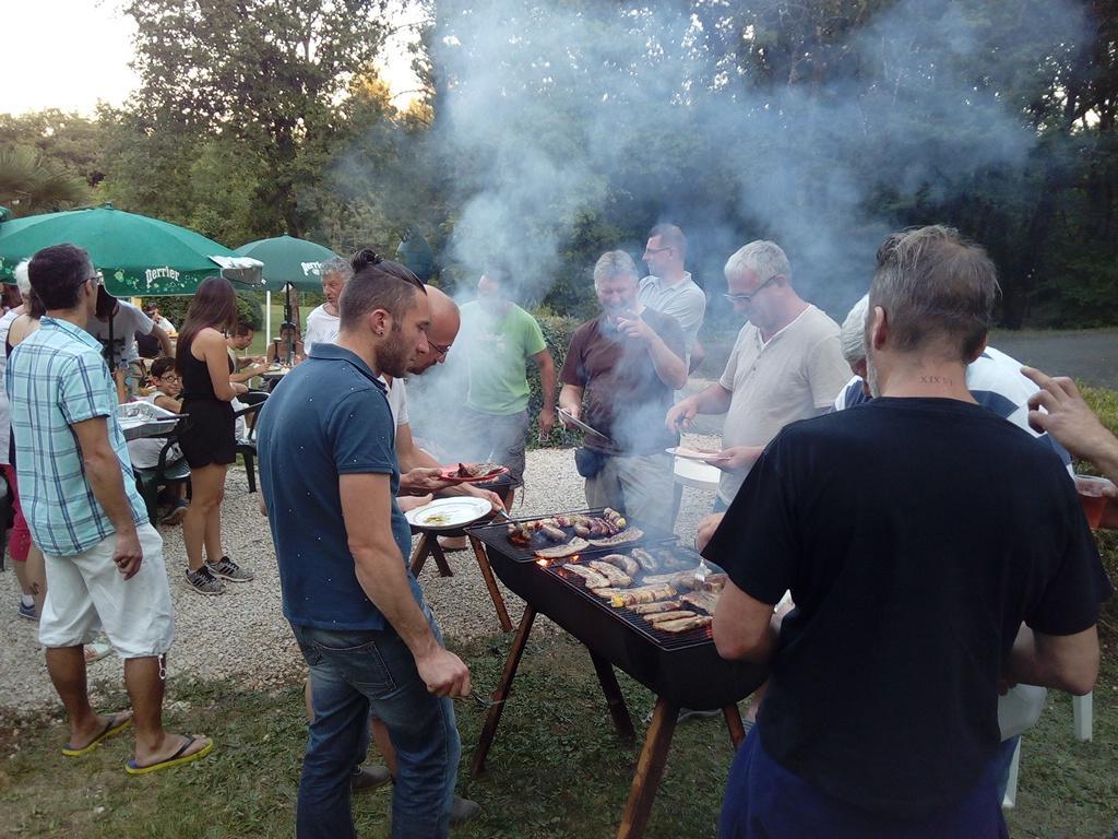 Camping Au Bois Dormant Hotell Chauffour-sur-Vell Exteriör bild