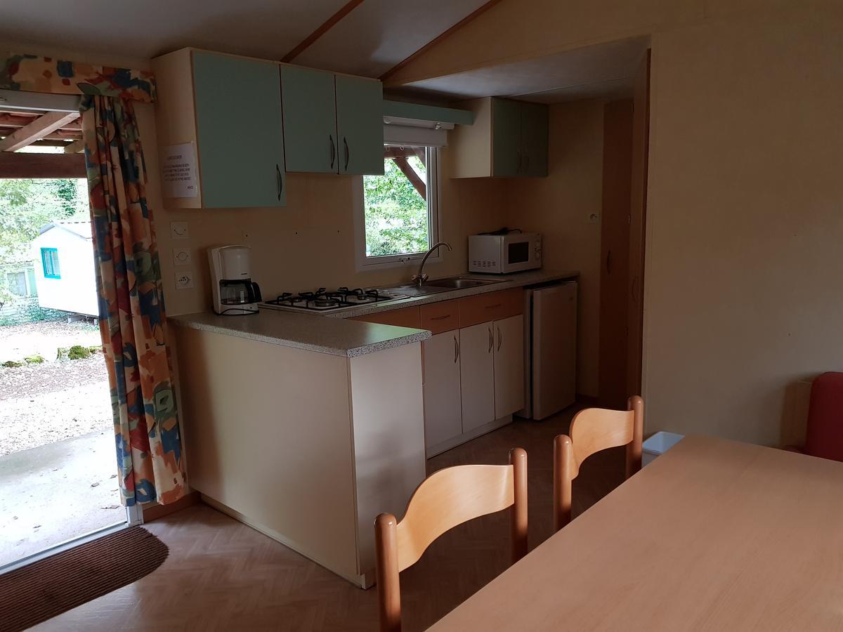 Camping Au Bois Dormant Hotell Chauffour-sur-Vell Exteriör bild