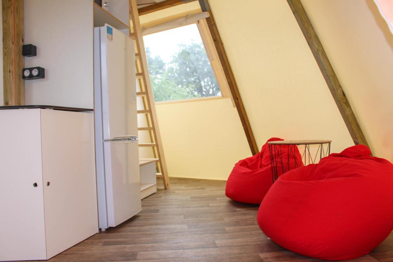 Camping Au Bois Dormant Hotell Chauffour-sur-Vell Exteriör bild