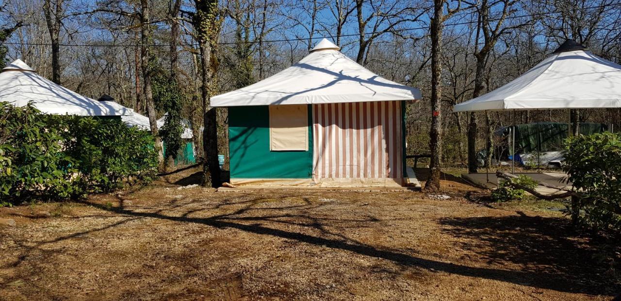 Camping Au Bois Dormant Hotell Chauffour-sur-Vell Exteriör bild