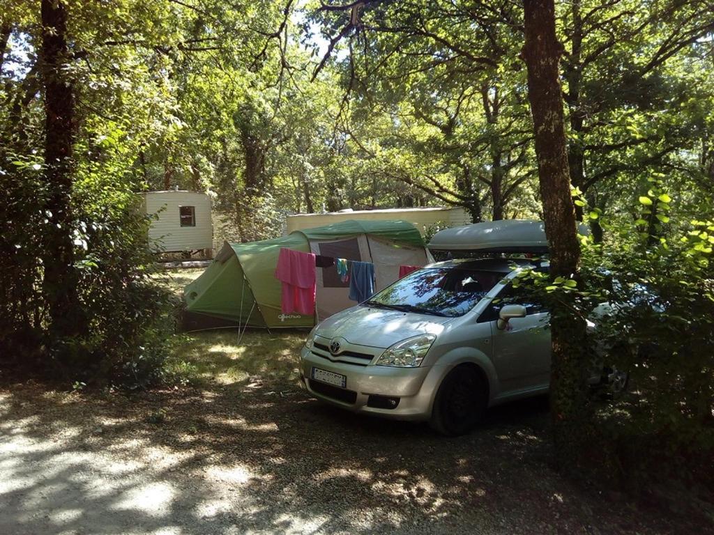Camping Au Bois Dormant Hotell Chauffour-sur-Vell Exteriör bild
